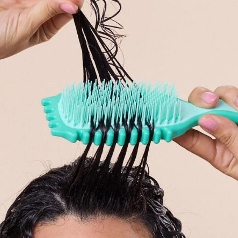 Slick-Dense Define EdgeLift Brush - in hair